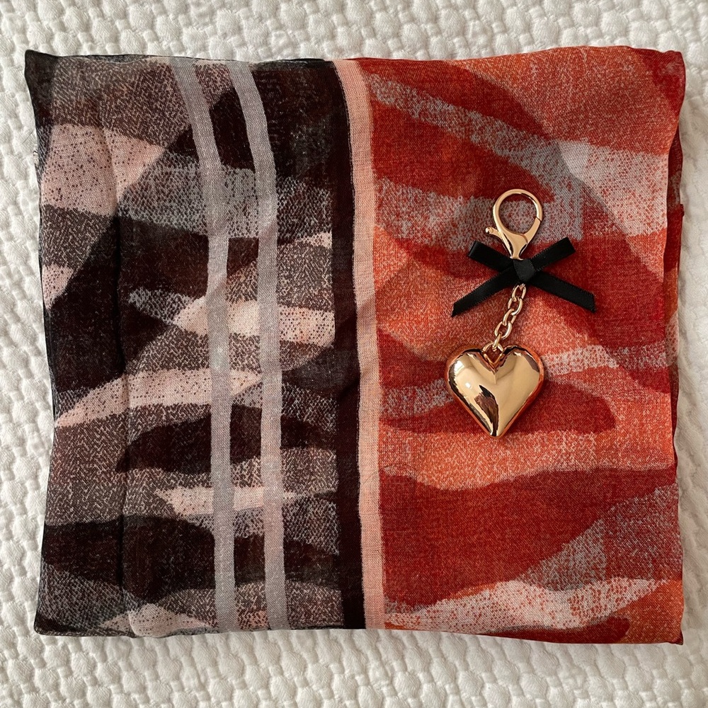 Sandwich_ Scarf & keychain ♥️